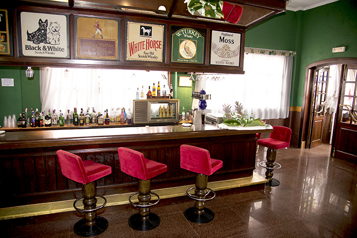 002_alta_playalinda Pub Queen.jpg